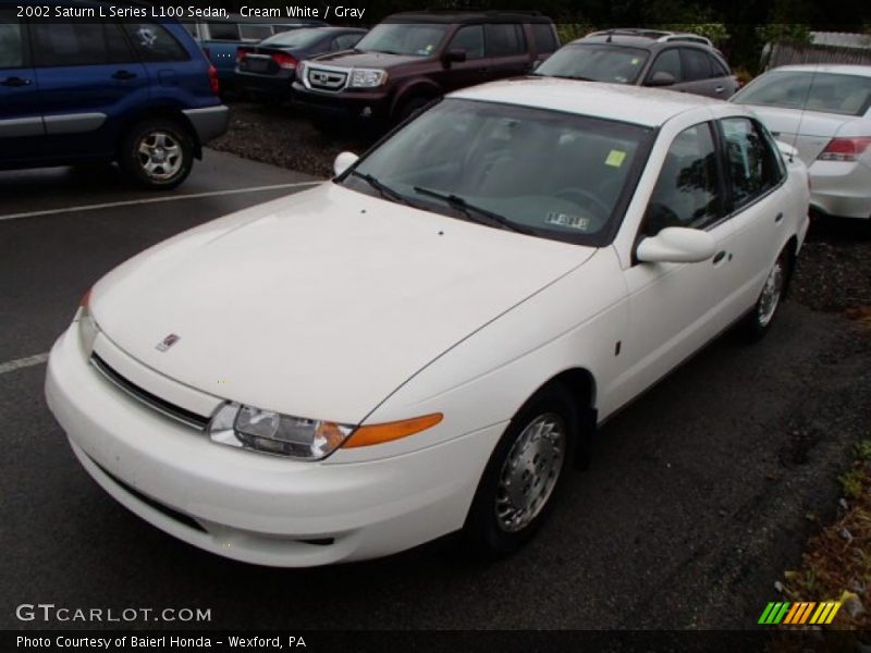 Cream White / Gray 2002 Saturn L Series L100 Sedan