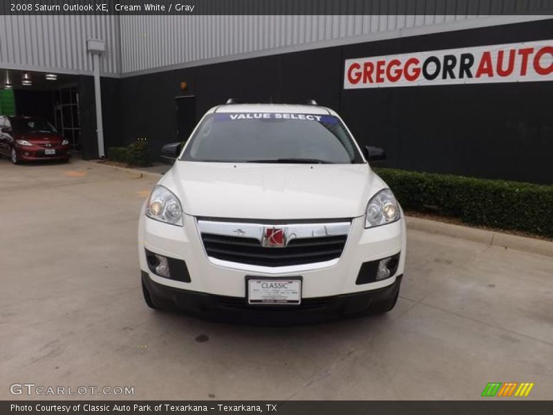 Cream White / Gray 2008 Saturn Outlook XE