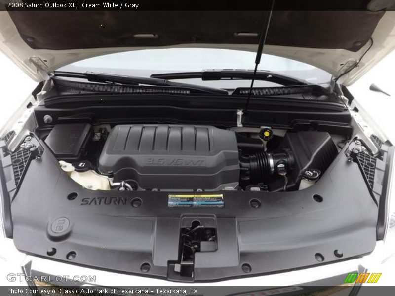 Cream White / Gray 2008 Saturn Outlook XE