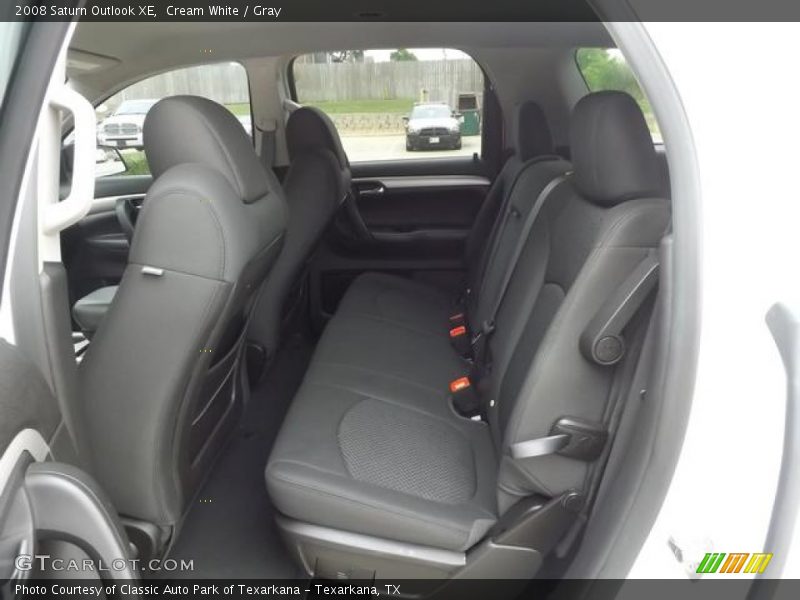 Cream White / Gray 2008 Saturn Outlook XE