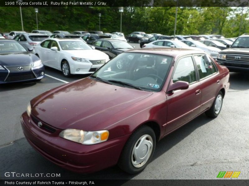 Front 3/4 View of 1998 Corolla LE