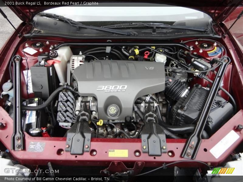 Bordeaux Red Pearl / Graphite 2001 Buick Regal LS