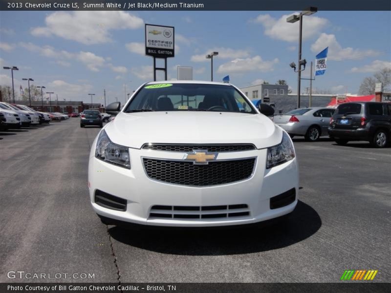 Summit White / Jet Black/Medium Titanium 2013 Chevrolet Cruze LS