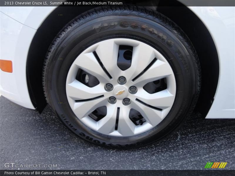 Summit White / Jet Black/Medium Titanium 2013 Chevrolet Cruze LS