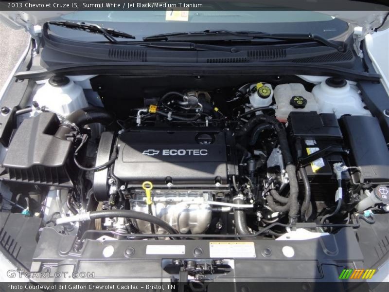 Summit White / Jet Black/Medium Titanium 2013 Chevrolet Cruze LS