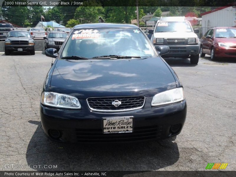 Super Black / Stone 2000 Nissan Sentra GXE