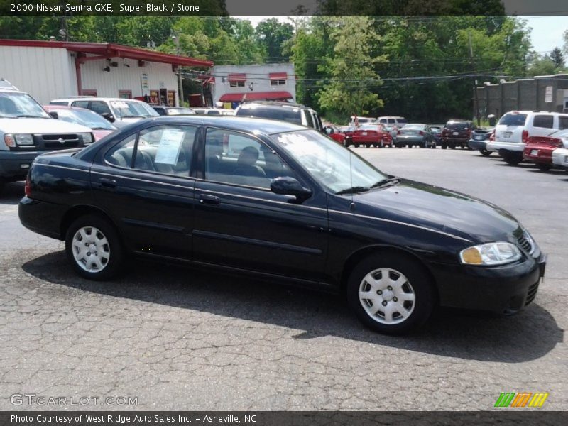 Super Black / Stone 2000 Nissan Sentra GXE