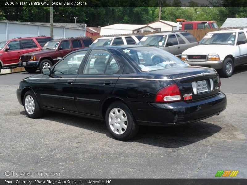 Super Black / Stone 2000 Nissan Sentra GXE