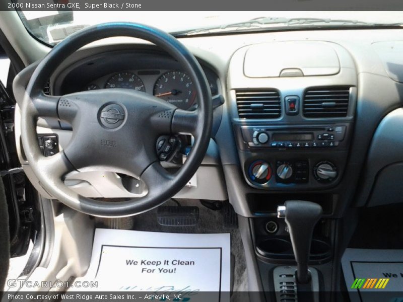 Super Black / Stone 2000 Nissan Sentra GXE