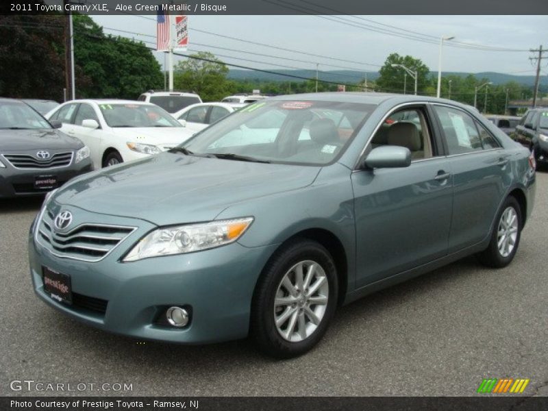 Aloe Green Metallic / Bisque 2011 Toyota Camry XLE