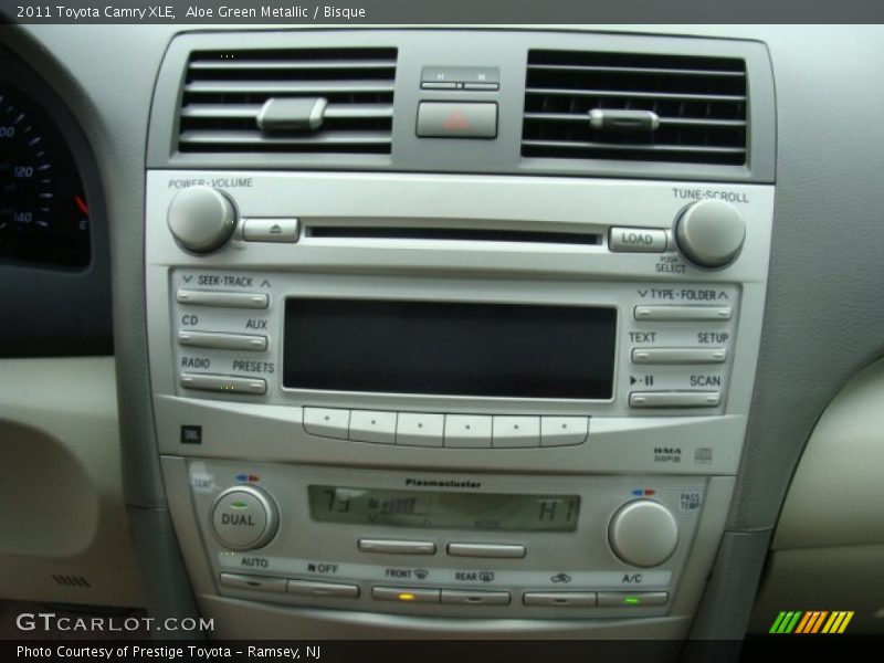 Controls of 2011 Camry XLE
