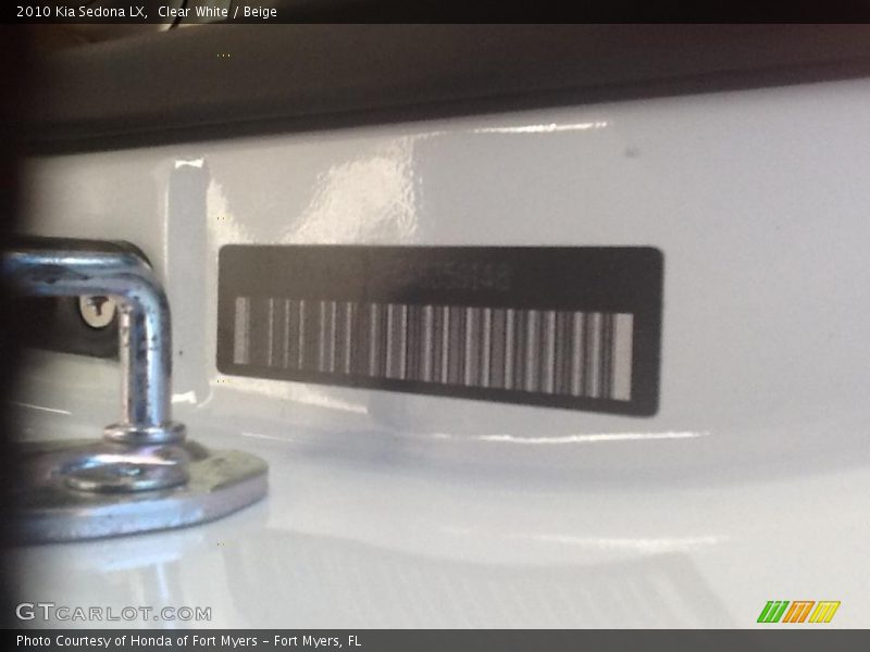 Clear White / Beige 2010 Kia Sedona LX