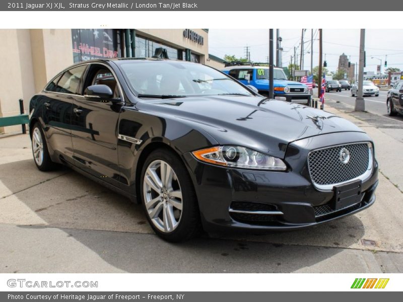 Front 3/4 View of 2011 XJ XJL