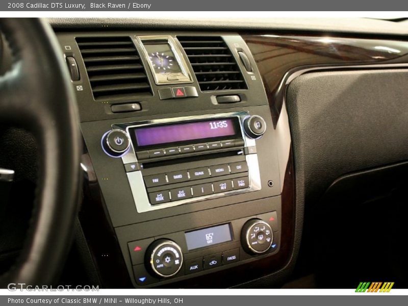 Controls of 2008 DTS Luxury