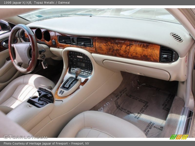 Dashboard of 1998 XJ XJ8