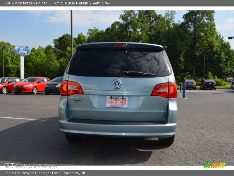 Antigua Blue Metallic / Aero Grey 2009 Volkswagen Routan S