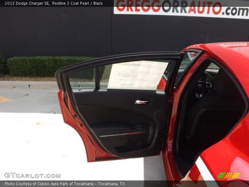 Redline 3 Coat Pearl / Black 2013 Dodge Charger SE