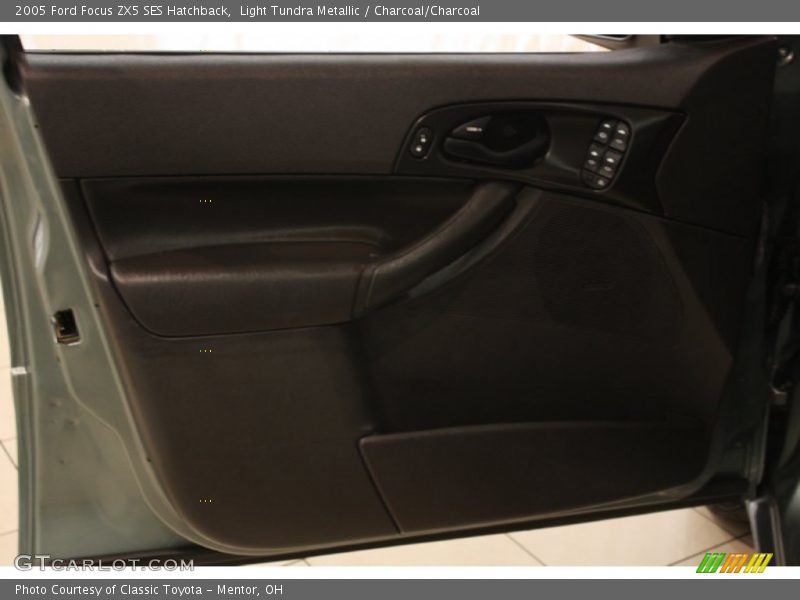 Light Tundra Metallic / Charcoal/Charcoal 2005 Ford Focus ZX5 SES Hatchback