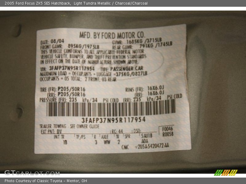 Light Tundra Metallic / Charcoal/Charcoal 2005 Ford Focus ZX5 SES Hatchback