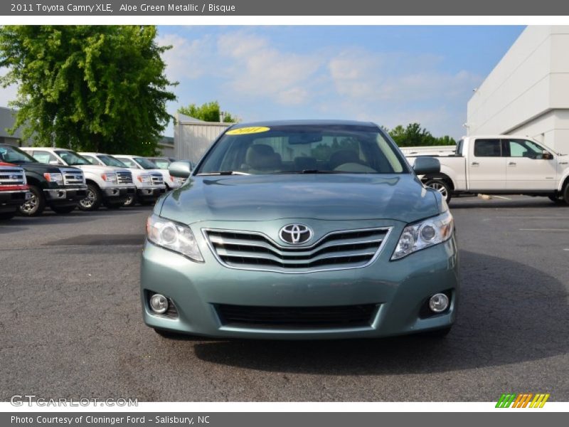 Aloe Green Metallic / Bisque 2011 Toyota Camry XLE