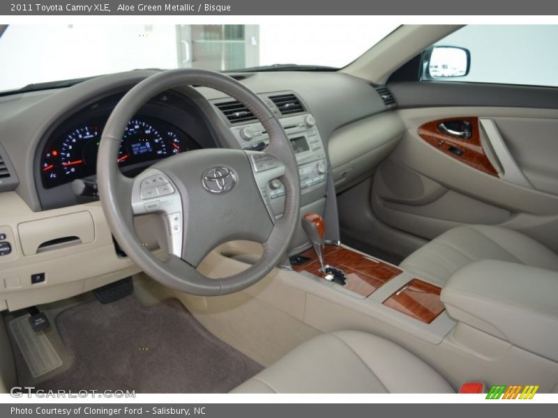 Aloe Green Metallic / Bisque 2011 Toyota Camry XLE