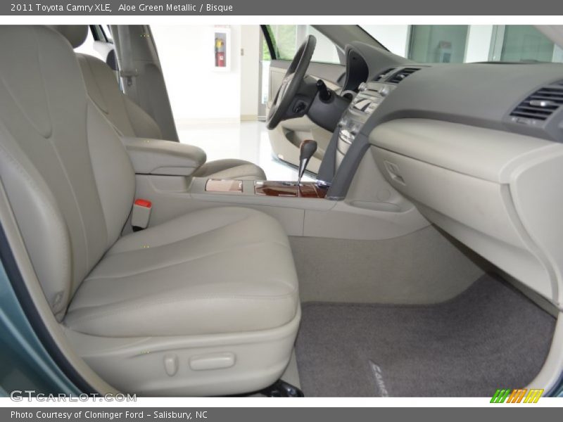 Aloe Green Metallic / Bisque 2011 Toyota Camry XLE