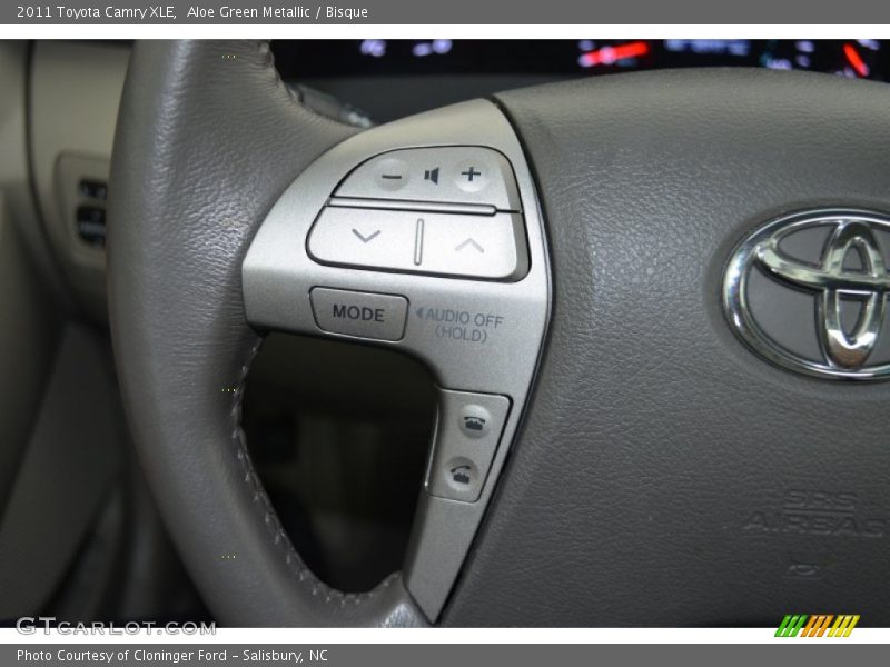 Aloe Green Metallic / Bisque 2011 Toyota Camry XLE