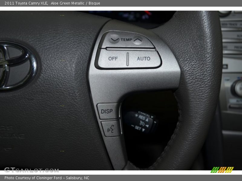 Aloe Green Metallic / Bisque 2011 Toyota Camry XLE