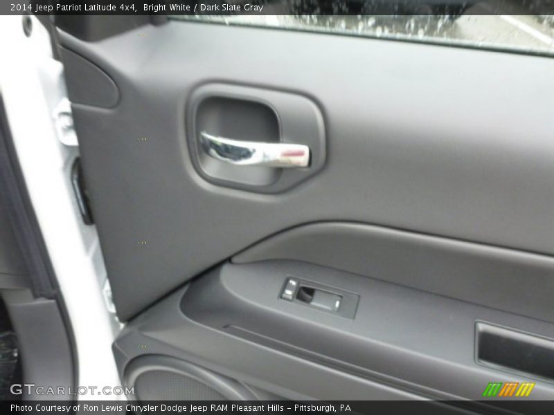 Bright White / Dark Slate Gray 2014 Jeep Patriot Latitude 4x4