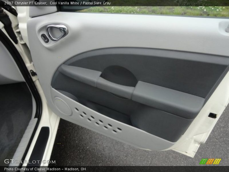 Cool Vanilla White / Pastel Slate Gray 2007 Chrysler PT Cruiser