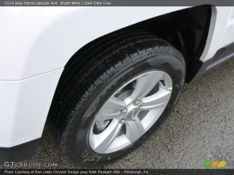 Bright White / Dark Slate Gray 2014 Jeep Patriot Latitude 4x4