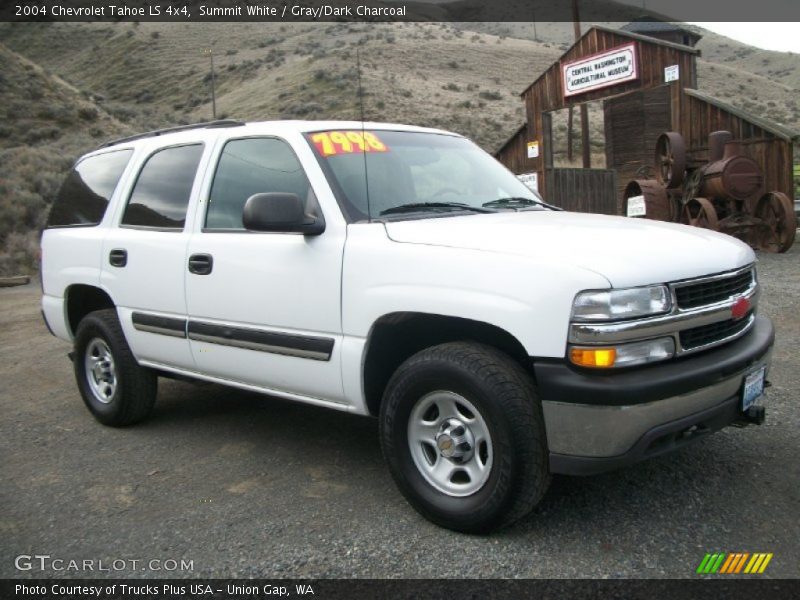 Summit White / Gray/Dark Charcoal 2004 Chevrolet Tahoe LS 4x4