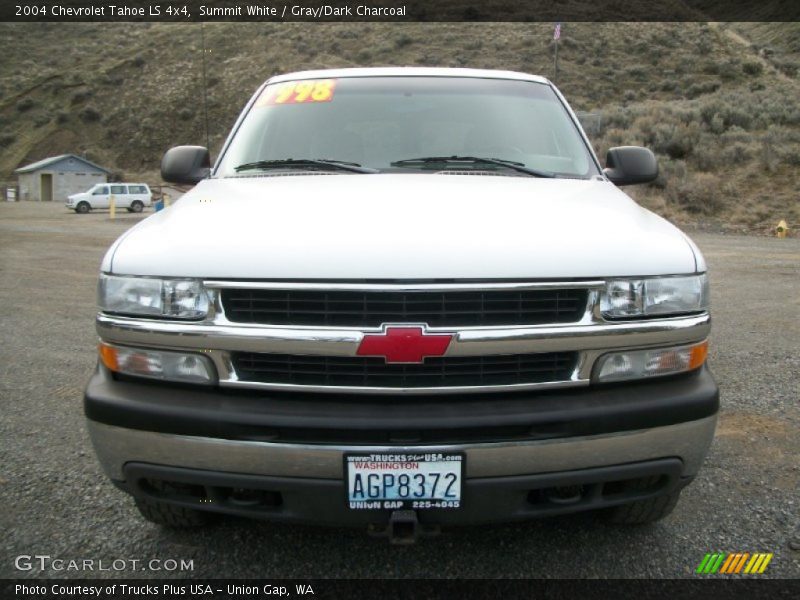 Summit White / Gray/Dark Charcoal 2004 Chevrolet Tahoe LS 4x4