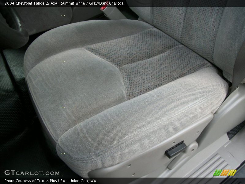 Summit White / Gray/Dark Charcoal 2004 Chevrolet Tahoe LS 4x4