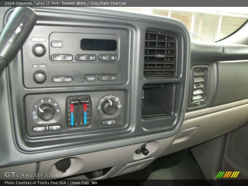 Summit White / Gray/Dark Charcoal 2004 Chevrolet Tahoe LS 4x4