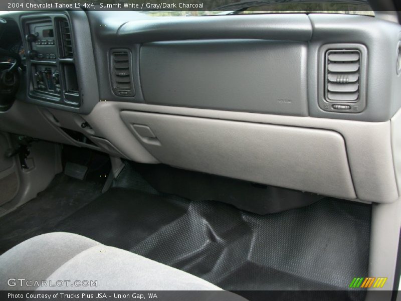 Summit White / Gray/Dark Charcoal 2004 Chevrolet Tahoe LS 4x4