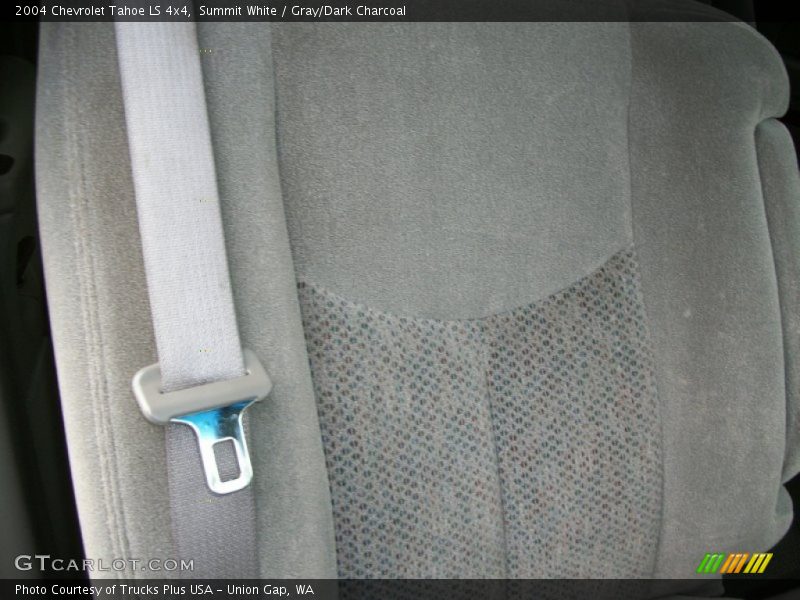 Summit White / Gray/Dark Charcoal 2004 Chevrolet Tahoe LS 4x4