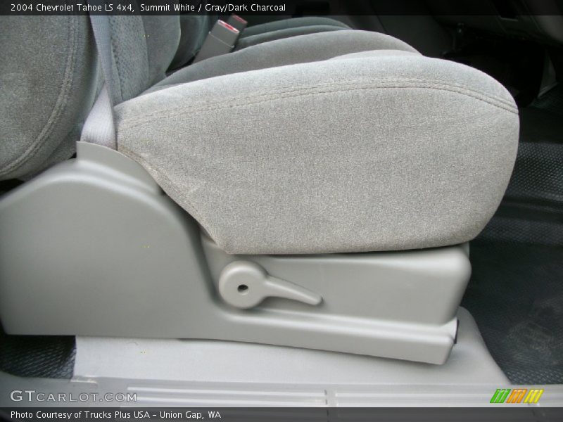 Summit White / Gray/Dark Charcoal 2004 Chevrolet Tahoe LS 4x4