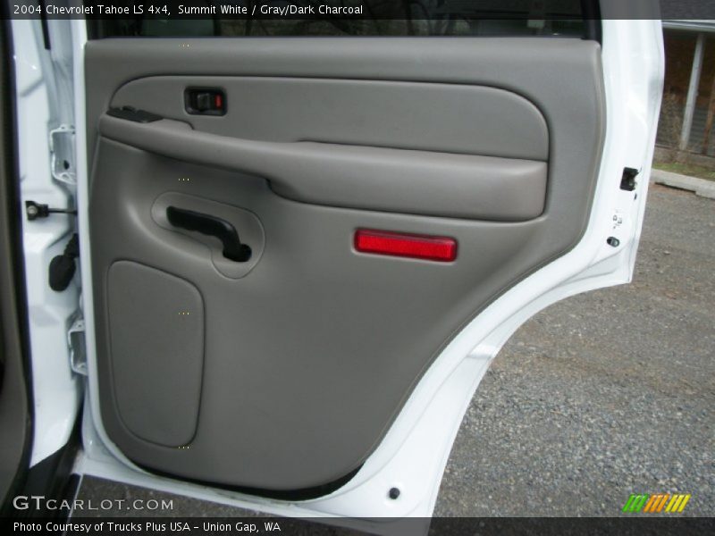 Summit White / Gray/Dark Charcoal 2004 Chevrolet Tahoe LS 4x4