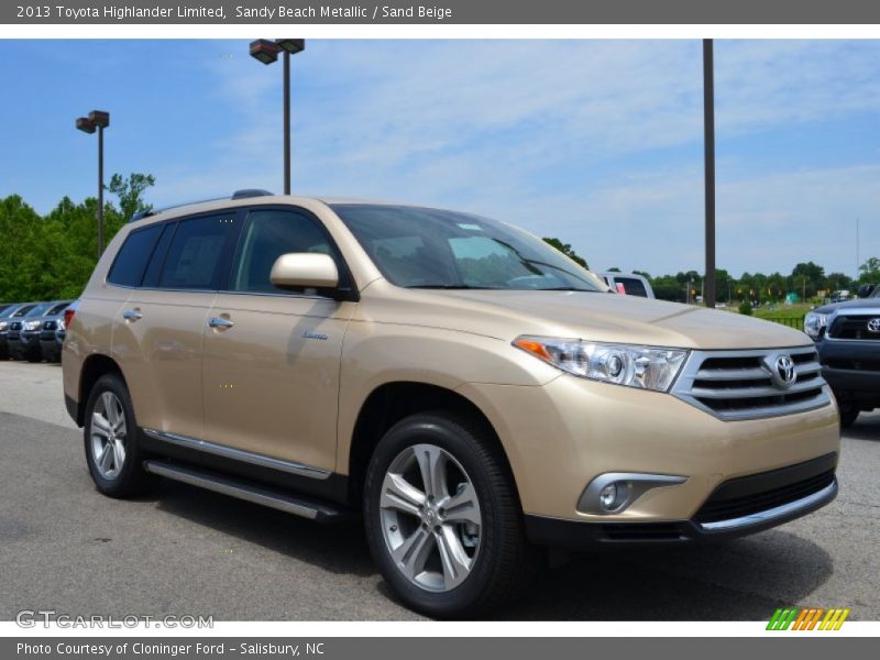 Front 3/4 View of 2013 Highlander Limited