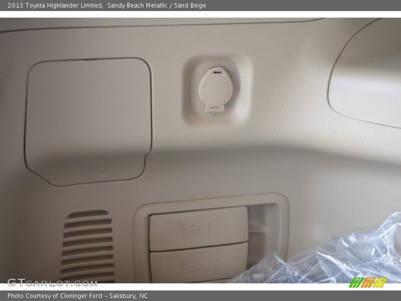 Sandy Beach Metallic / Sand Beige 2013 Toyota Highlander Limited