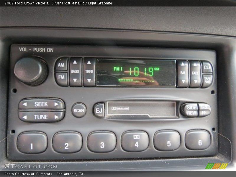 Silver Frost Metallic / Light Graphite 2002 Ford Crown Victoria