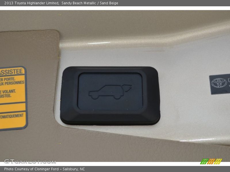 Sandy Beach Metallic / Sand Beige 2013 Toyota Highlander Limited