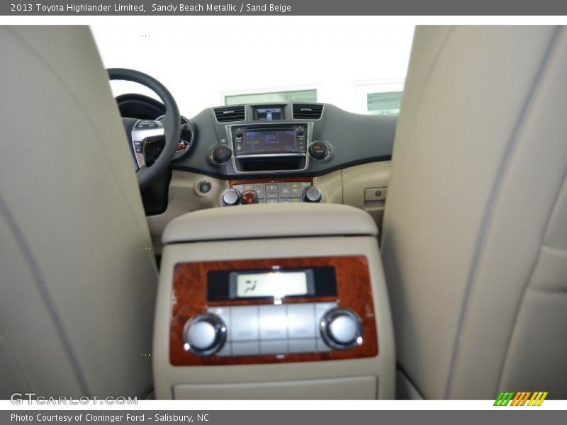 Sandy Beach Metallic / Sand Beige 2013 Toyota Highlander Limited