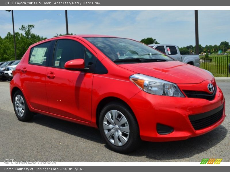 Front 3/4 View of 2013 Yaris L 5 Door