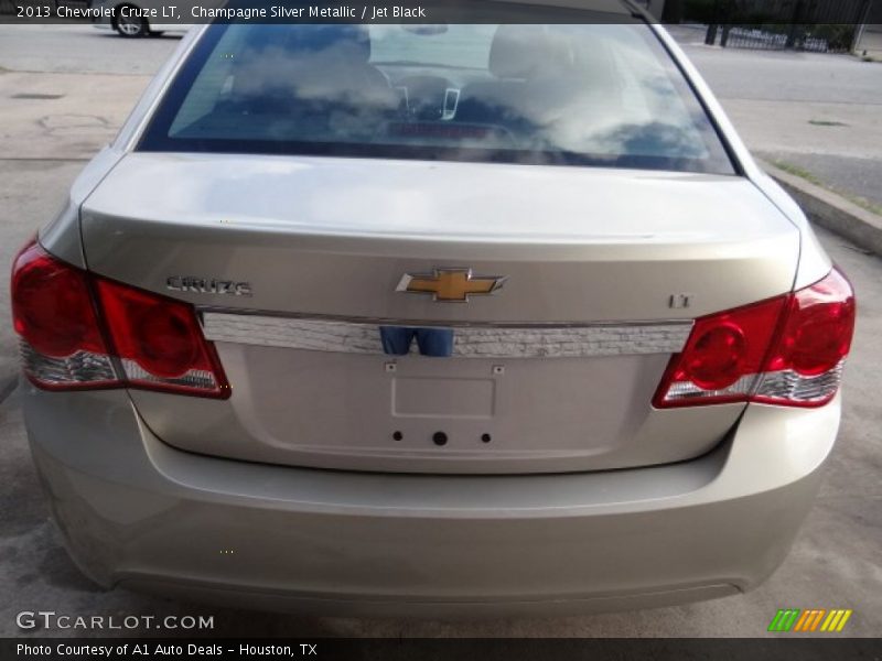 Champagne Silver Metallic / Jet Black 2013 Chevrolet Cruze LT