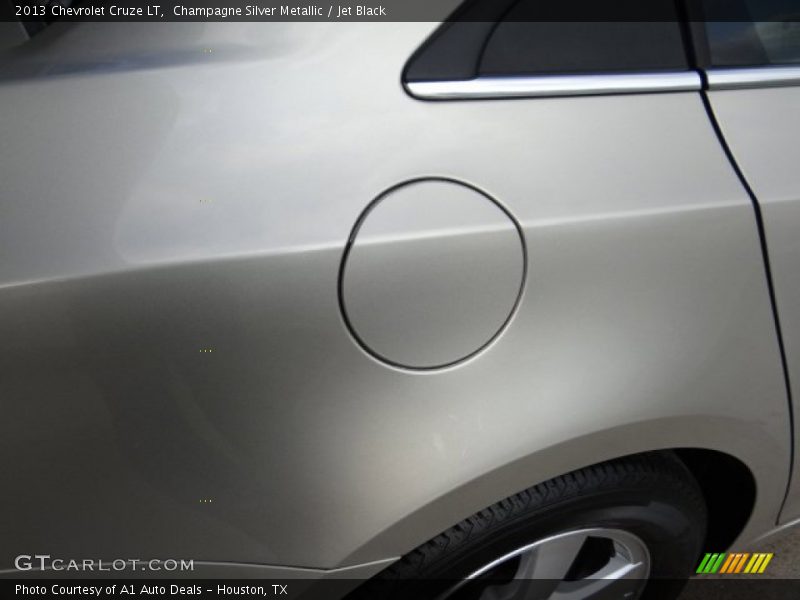 Champagne Silver Metallic / Jet Black 2013 Chevrolet Cruze LT