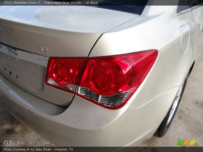 Champagne Silver Metallic / Jet Black 2013 Chevrolet Cruze LT