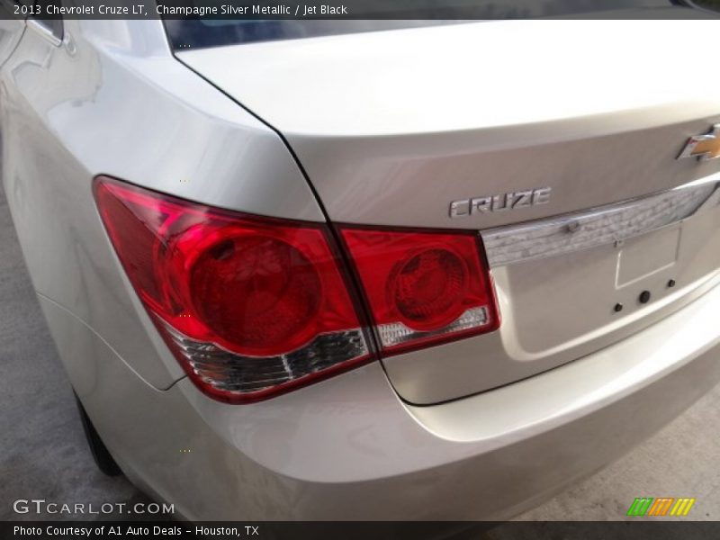Champagne Silver Metallic / Jet Black 2013 Chevrolet Cruze LT