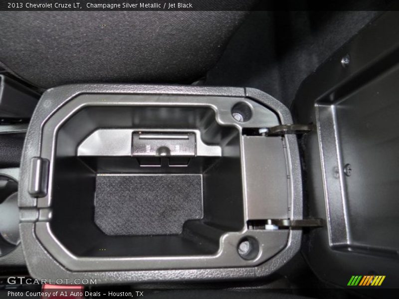 Champagne Silver Metallic / Jet Black 2013 Chevrolet Cruze LT